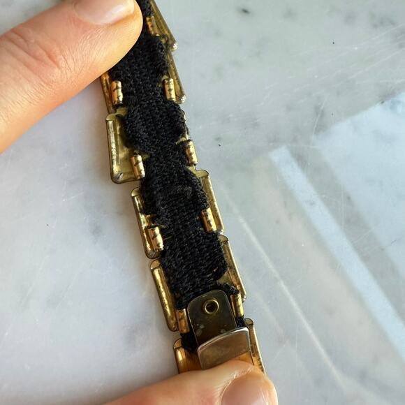 Vintage Gold Tone Stretch Belt Small Adjustable Metal Mesh Accent - Picture 5 of 9